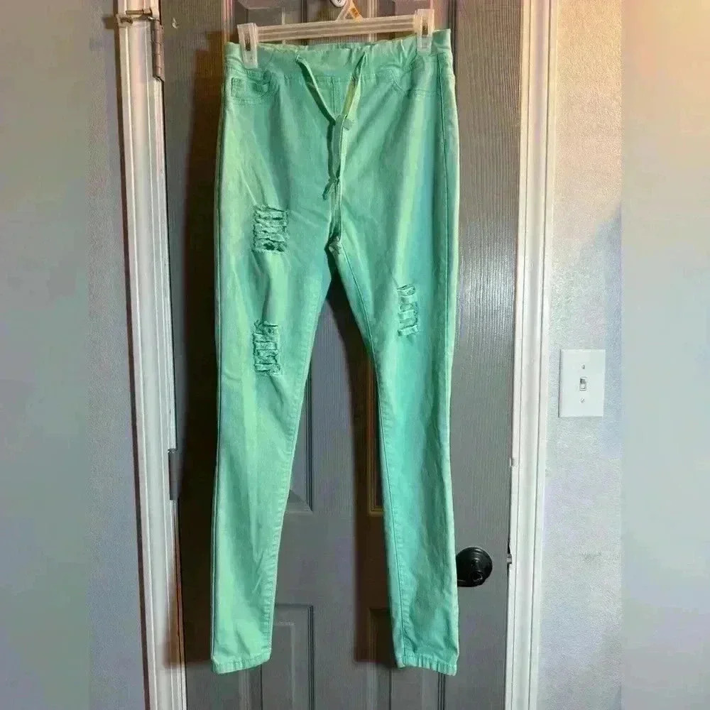 Women’s mint green pull on stretch distressed skinny leg jeans size Large